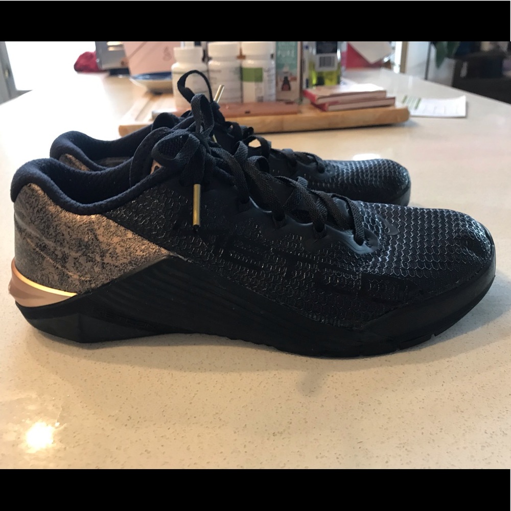Nike Women's Metcon 5 Rosegold shoes 8